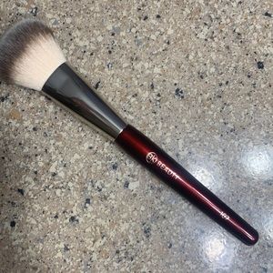 BK Beauty 107 multi brush.